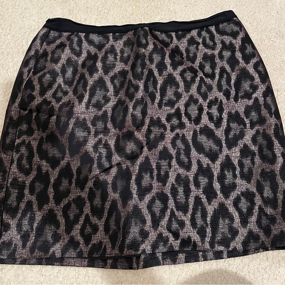 Ann Taylor Size 12p Metallic Leopard Print Mini Skirt. - Picture 4 of 5